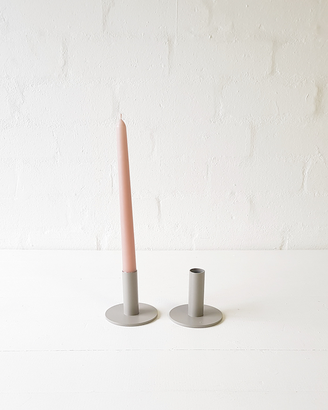 Jane Candle Stick Grey - <p style='text-align: center;'><b></b><br>
10 cm - R 15 <br>
